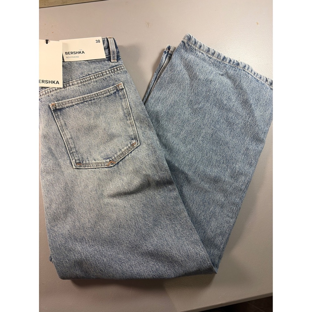 Bershka Boyfriend Jeans Womens Size 6 Light Blue Wash High Rise Wide Leg NWT